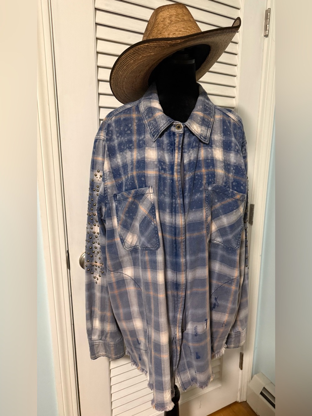 Free People Blue Plaid Studded Flannel Schaket! Size womens L NWOT 🤠